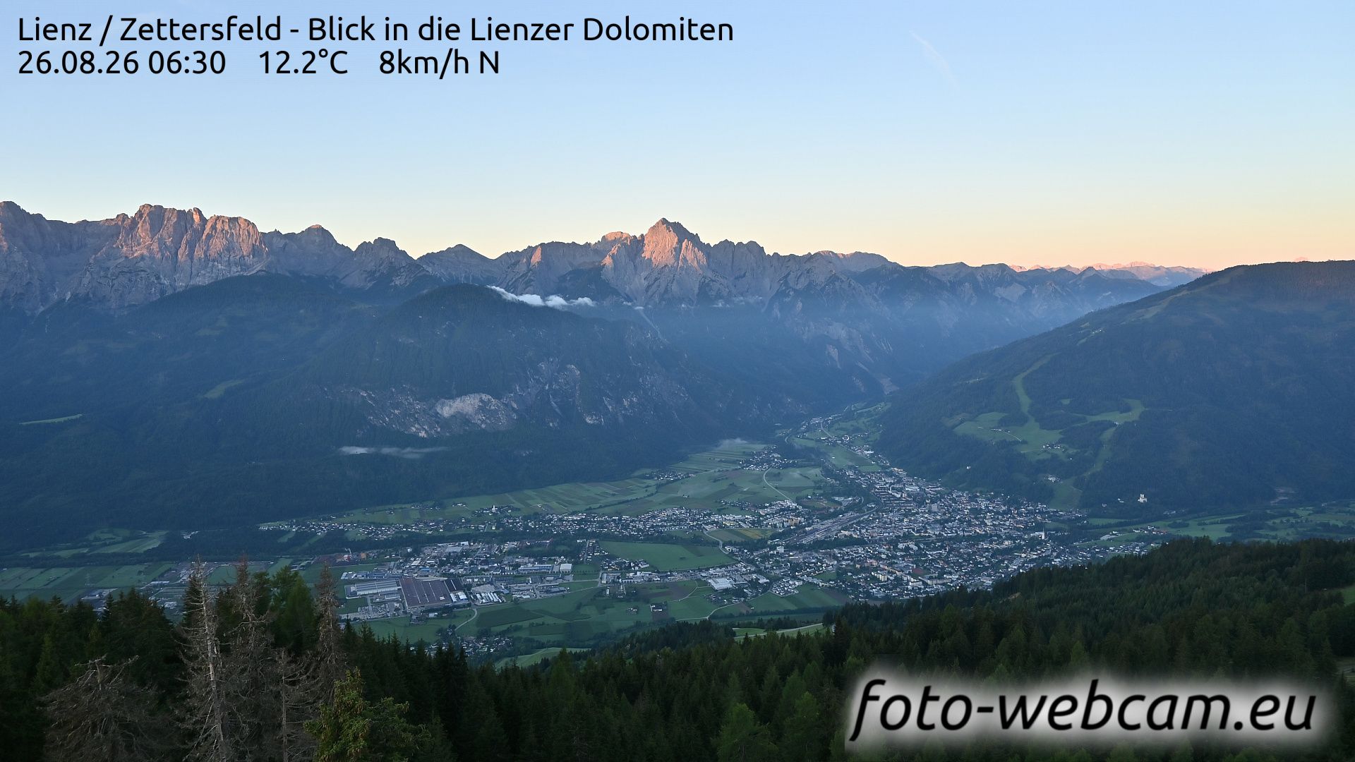 Traffic Cam Gemeinde Thurn: Lienz - Zettersfeld - Blick in die Lienzer Dolomiten