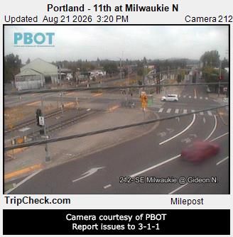 Traffic Cam Portland: 11th at Milwaukie N