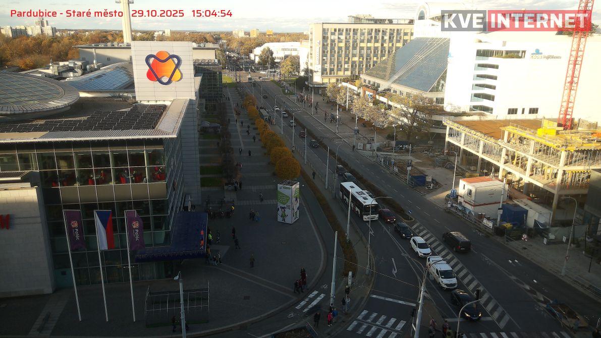 Traffic Cam Pardubice › North: Pardubický kraj, Česko - Masarykovo náměstí