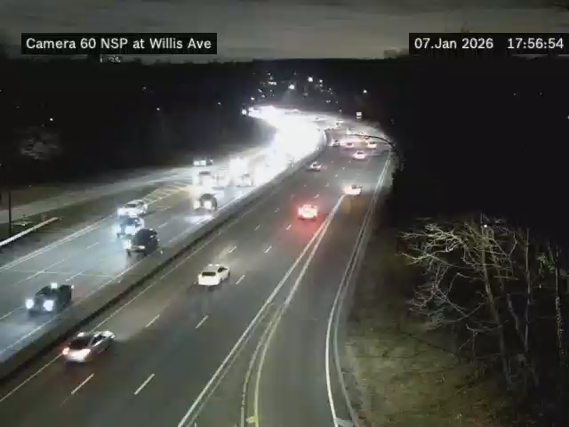 Traffic Cam Munsey Park › West: NSP at Willis Ave