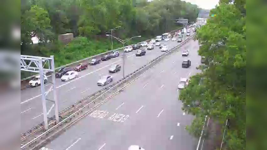 Traffic Cam New York › West: 907M at 55th Avenue