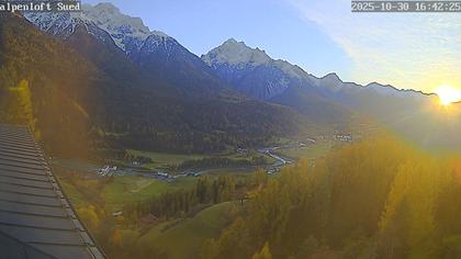 Sins (Sent) › Süd: Alpenloft 4-8 Bett-Ferienwohnung oder Studio mit Bad Ab CHF 532.- die Woche