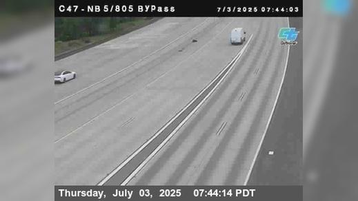 Traffic Cam San Diego › North: C 047) NB 5/805 Bypass