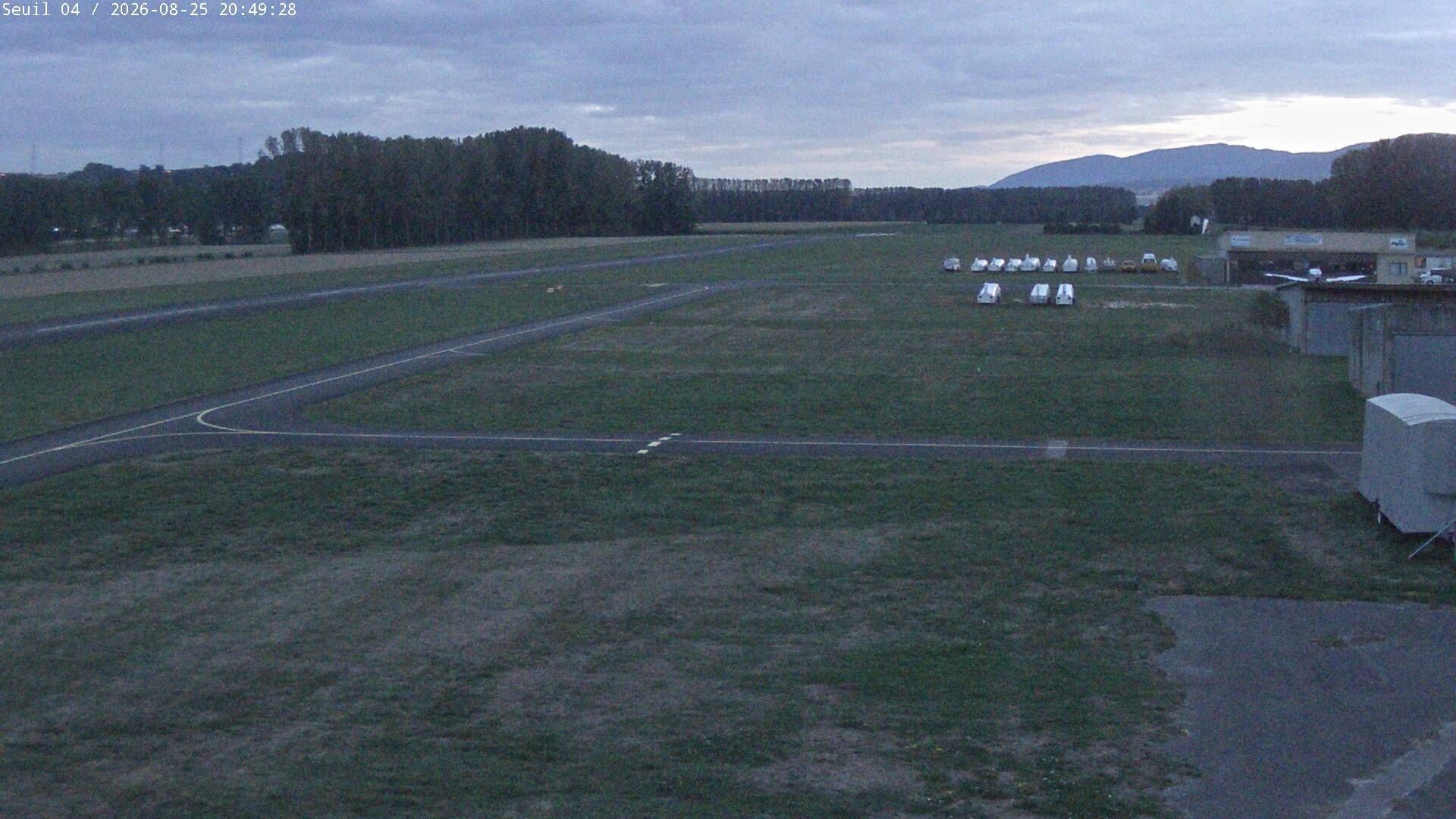 Traffic Cam Yverdon-les-Bains › South: Aerodrome Yverdon