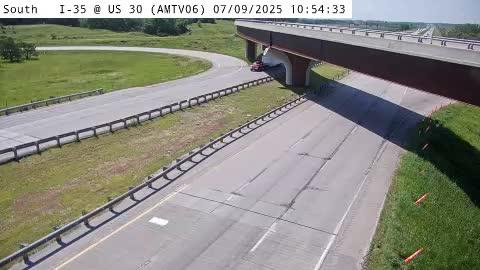 Traffic Cam Ames: AM - I-35 @ US 30 (06)