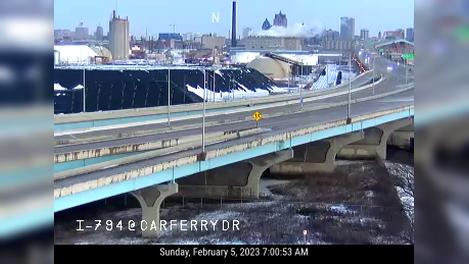 Traffic Cam Saveland Park: I-794 at Carferry Dr