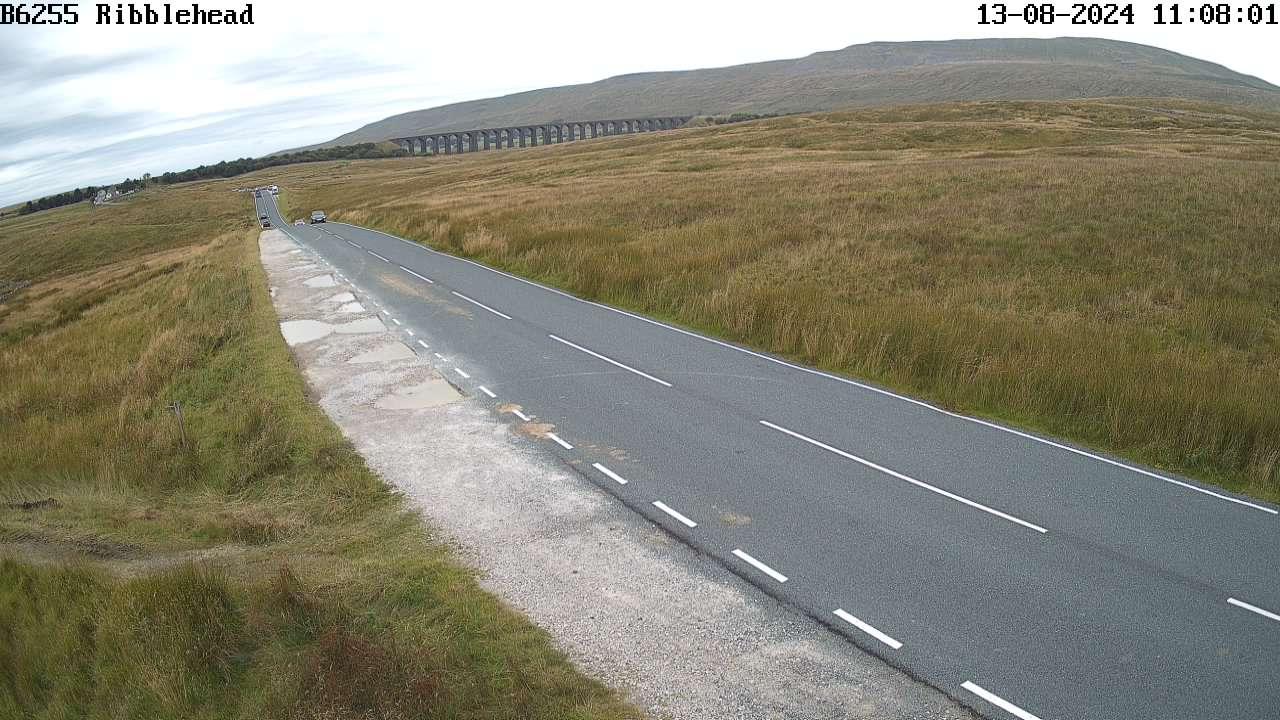 Traffic Cam Craven › South-West: Ribblehead