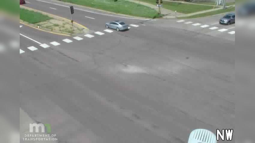 Traffic Cam Burnsville: MN 13: T.H.13 EB @ Parkwood Dr