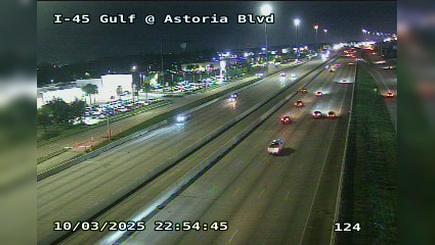 Traffic Cam Houston › South: I-45 Gulf @ Astoria Blvd