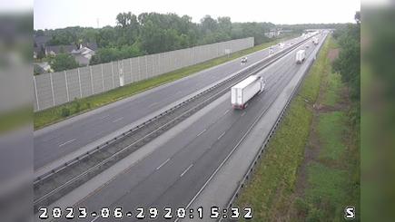 Traffic Cam Fishers: I-69: 1-069-208-0-1 N OF 126TH ST