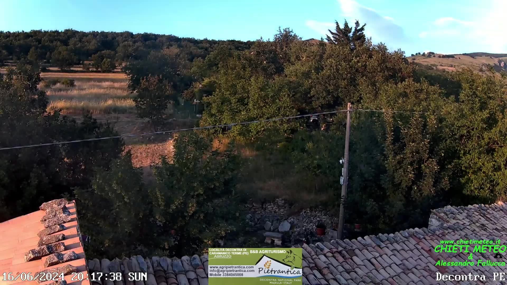 Traffic Cam Caramanico Terme: Decontra - Maiella - Monte Amaro 2793 - Parco Nazionale della Majella