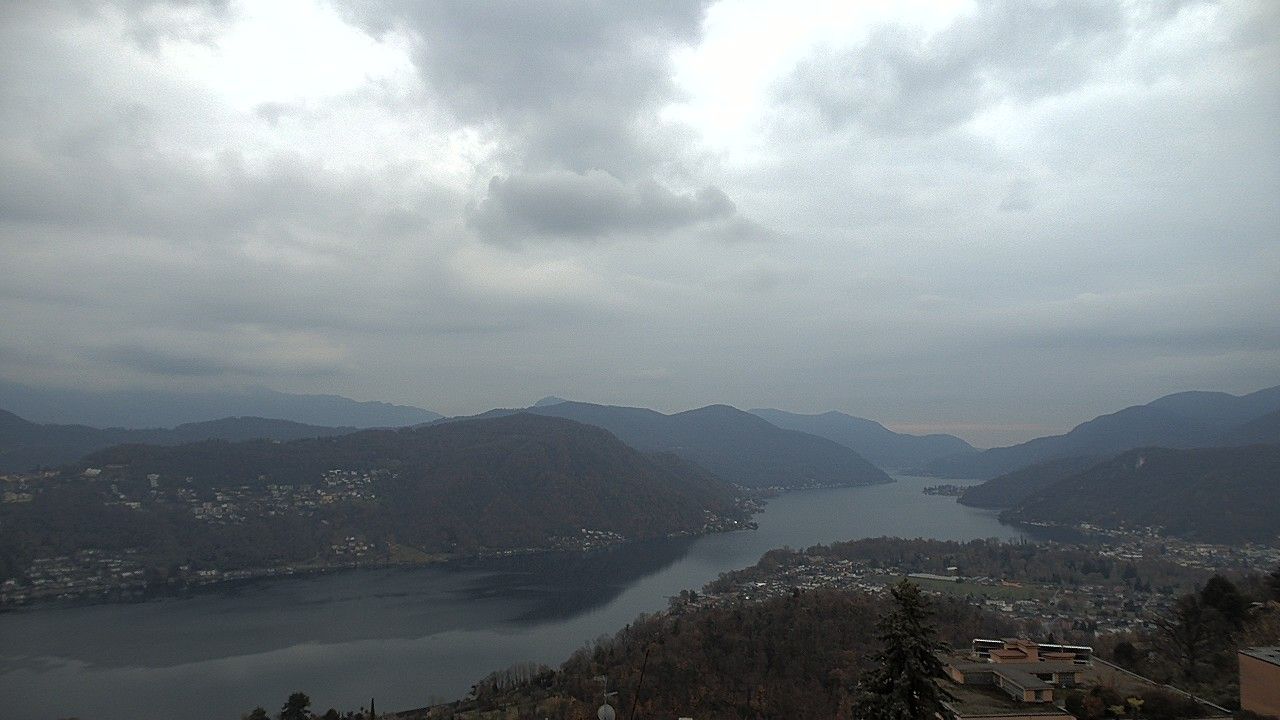 Vernate: Il Lago di Lugano da - Ticino (Svizzera)