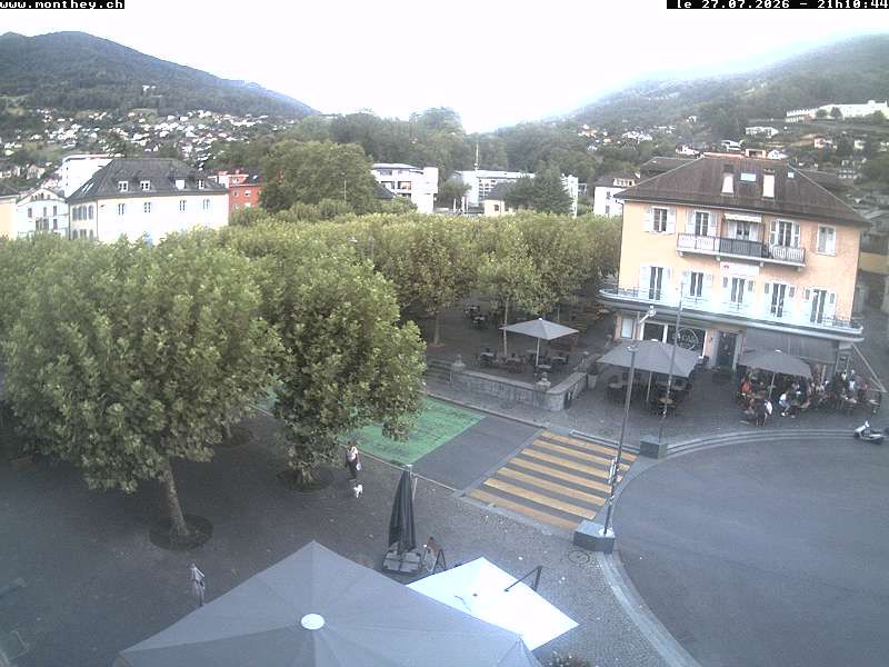 Monthey › Südwesten: Apéro folklorique montheysan - Place Centrale