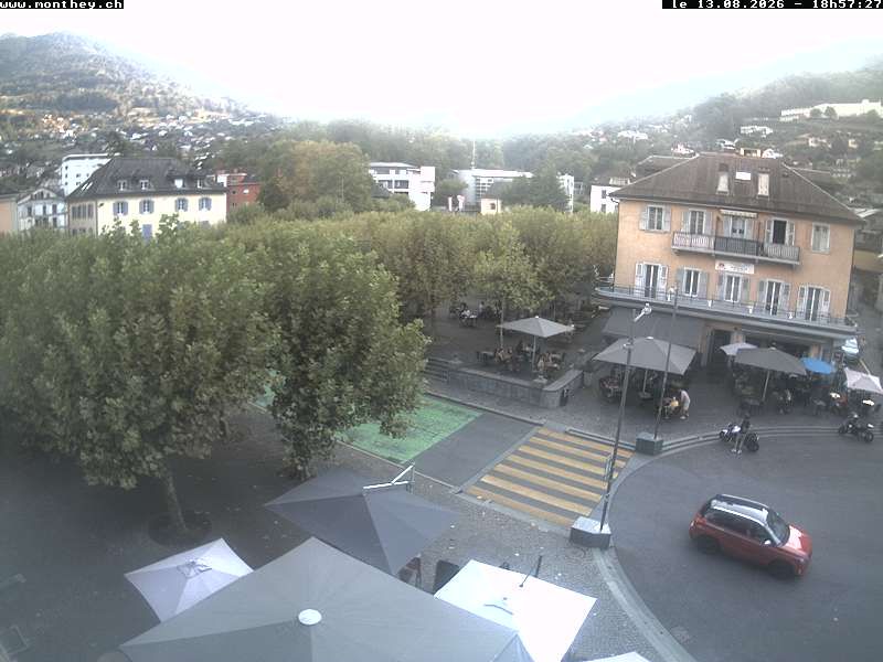 Monthey › Südwesten: Apéro folklorique montheysan - Place Centrale