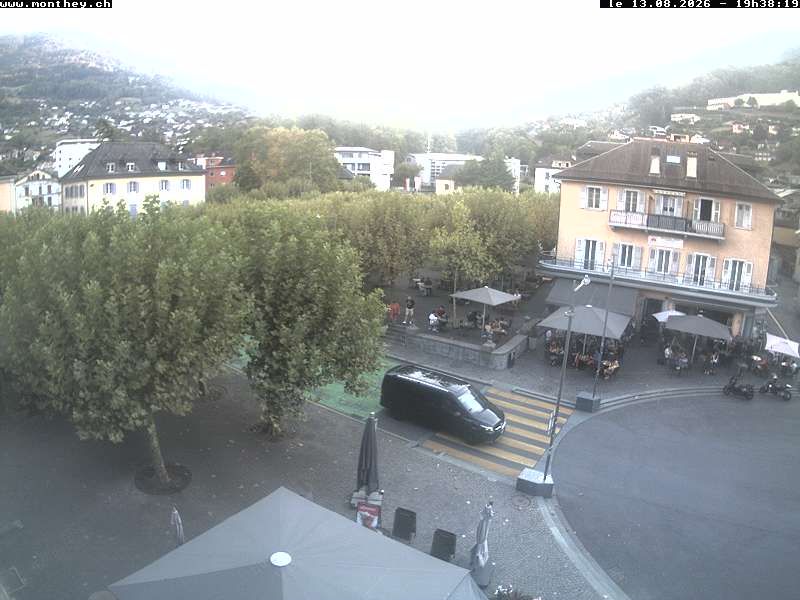 Monthey › Südwesten: Apéro folklorique montheysan - Place Centrale
