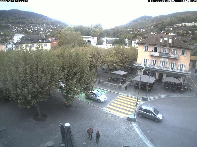 Monthey › Südwesten: Apéro folklorique montheysan - Place Centrale