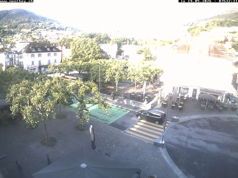 Monthey › Südwesten: Apéro folklorique montheysan - Place Centrale