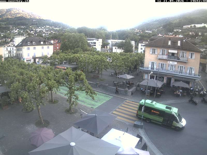 Monthey › Südwesten: Apéro folklorique montheysan - Place Centrale