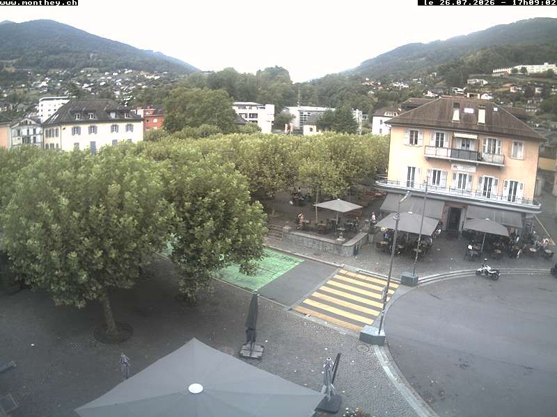 Monthey › Südwesten: Apéro folklorique montheysan - Place Centrale