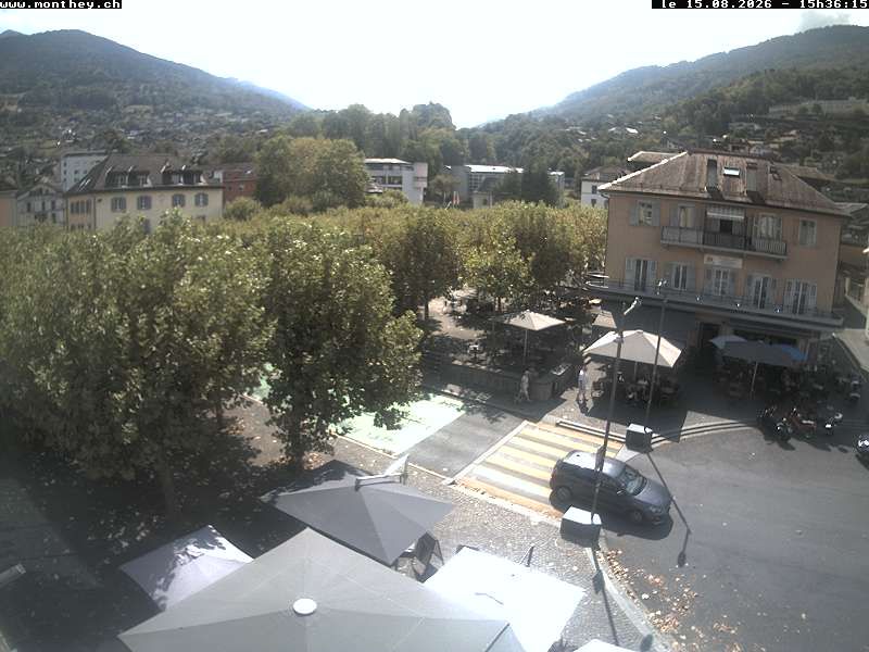 Monthey › Südwesten: Apéro folklorique montheysan - Place Centrale