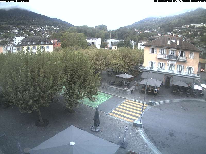Monthey › Südwesten: Apéro folklorique montheysan - Place Centrale