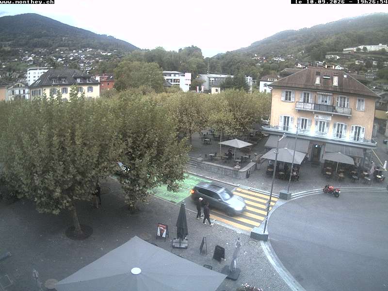 Monthey › Südwesten: Apéro folklorique montheysan - Place Centrale