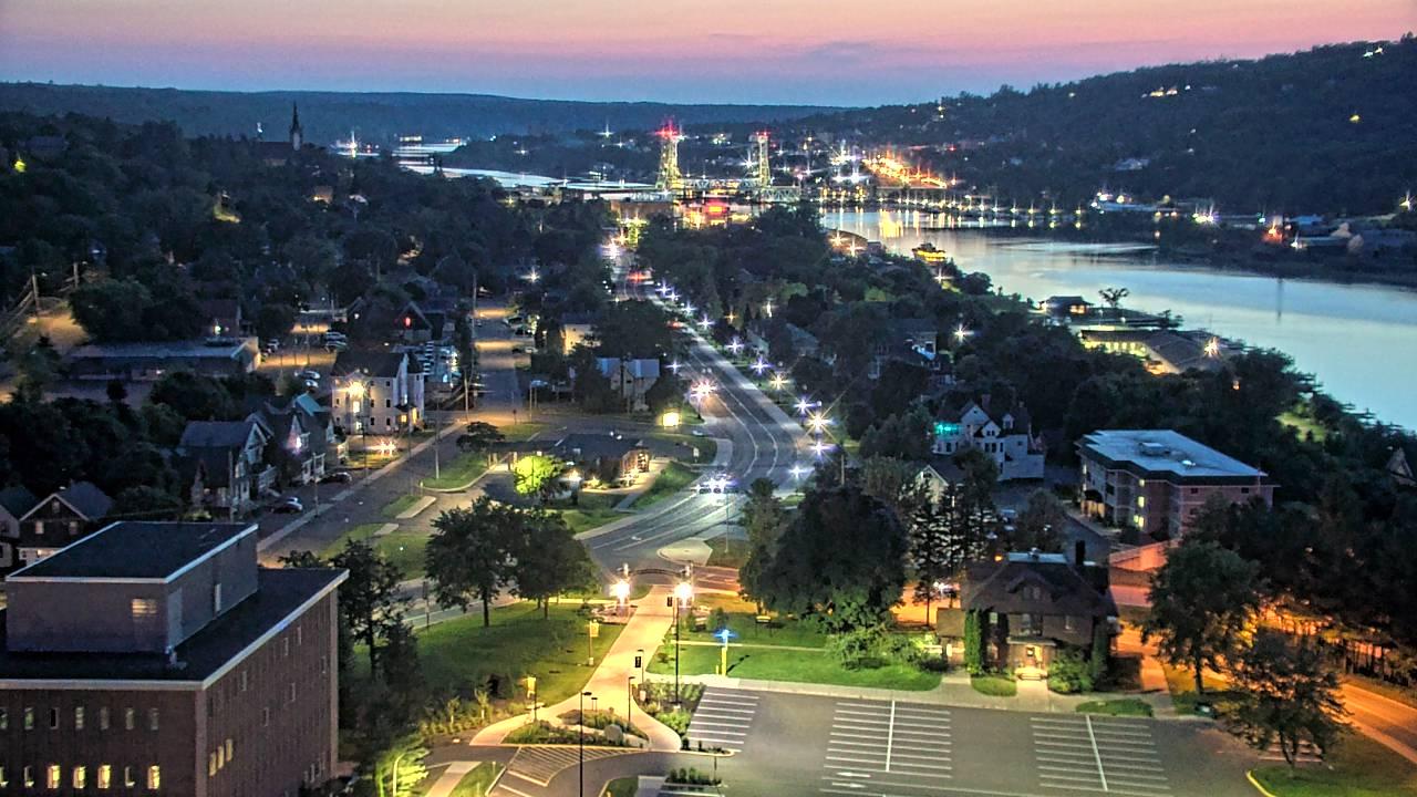 Hancocks Sky View: Majestic Landscape Webcam