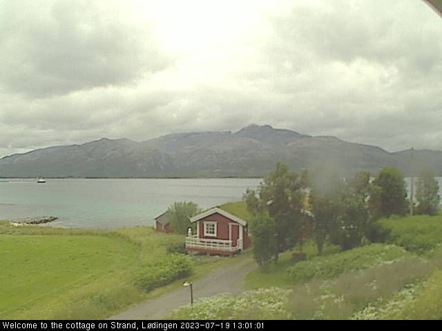 Traffic Cam Nordland: Lødingen - beach/Tjeldsundet