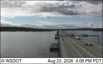Traffic Cam Edgewater Park › West: SR 520 at MP 2.9: Mid Bridge
