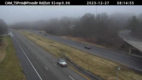 Traffic Cam Peekskill › North: Taconic State Parkway at Exit 9 (Pines Bridge Rd)