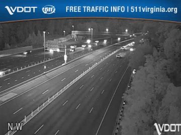 Traffic Cam Ravensworth Grove: I-495 - MM 54 - NB - I-495 north of Braddock Rd