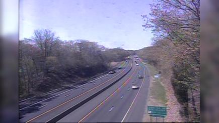 Traffic Cam Branford: CAM - I-95 SB N/O Exit 54 - N. Chestnut St