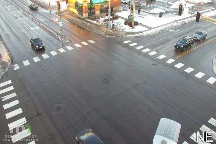 Traffic Cam West St. Paul: Robert St SB @ Thompson Ave