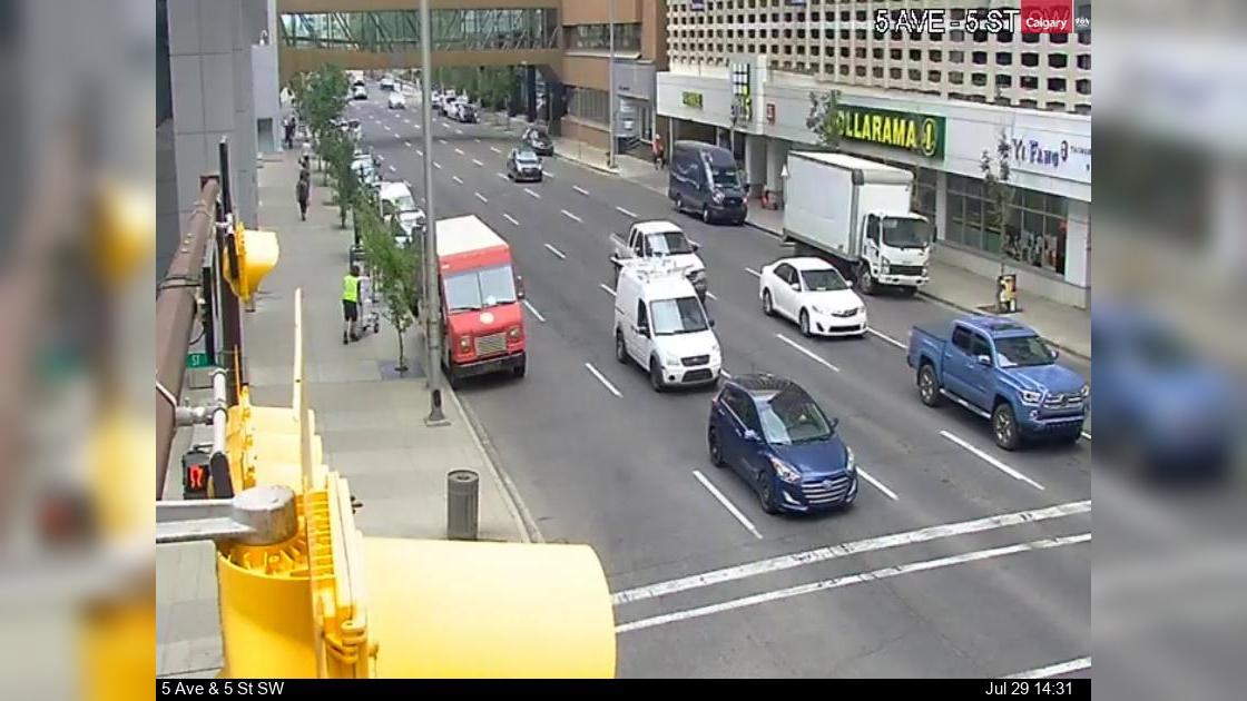 Traffic Cam Downtown Commercial Core: 5 Avenue - 5 Street SW