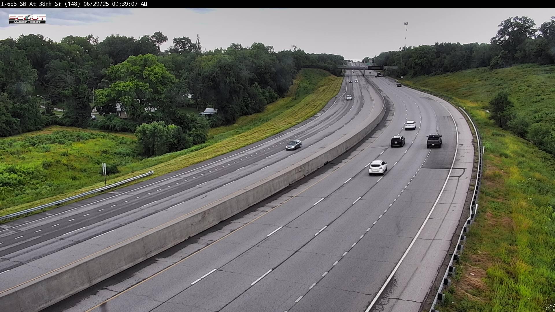 Traffic Cam Kansas City: I- S @ at TH ST