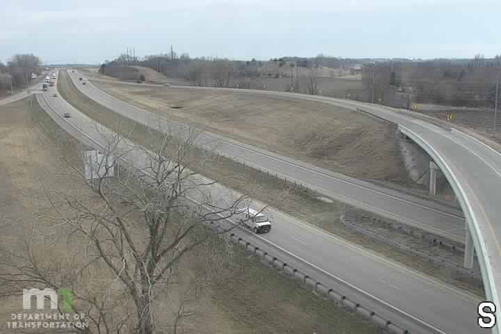 Traffic Cam Faribault: I-35: I-35 NB (MP 55.6)
