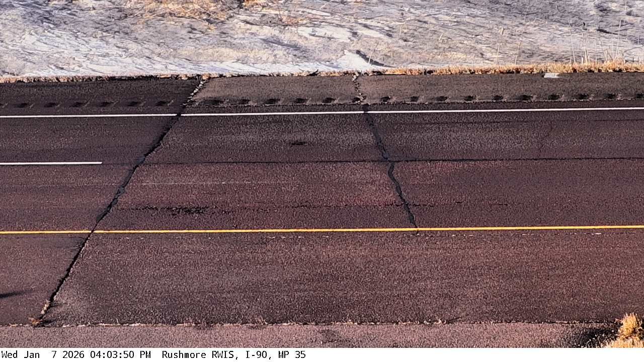Traffic Cam Rushmore: I-90: I-90 - MP 35): I-90 - MP 35) View