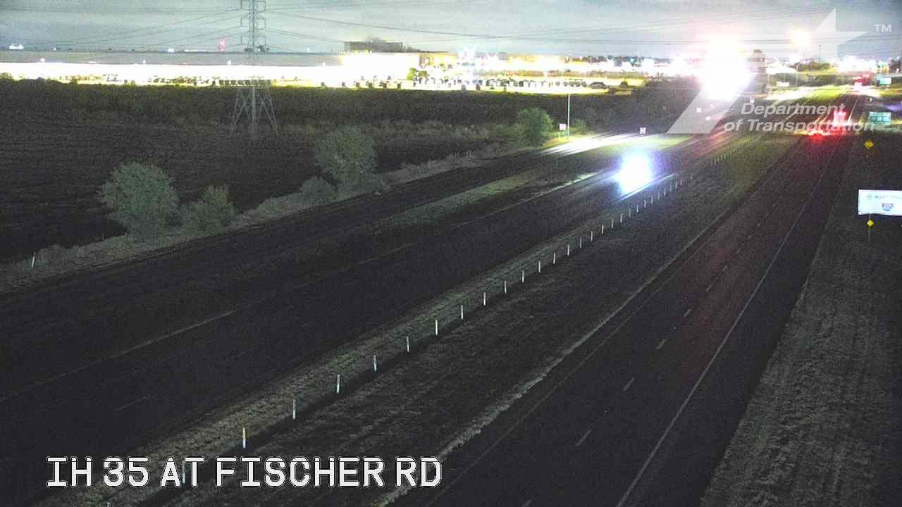 Traffic Cam San Antonio › North: IH 35 at Fischer Rd