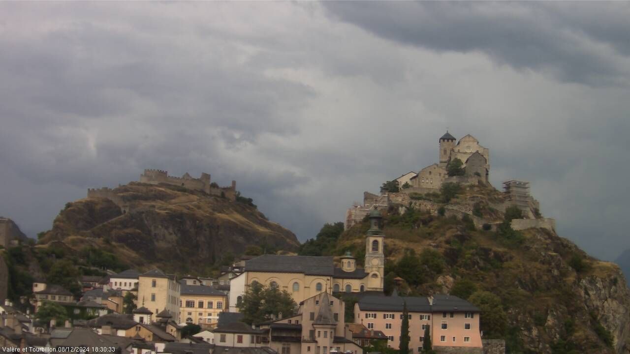 Sitten: Vue sur Valère et Tourbillon