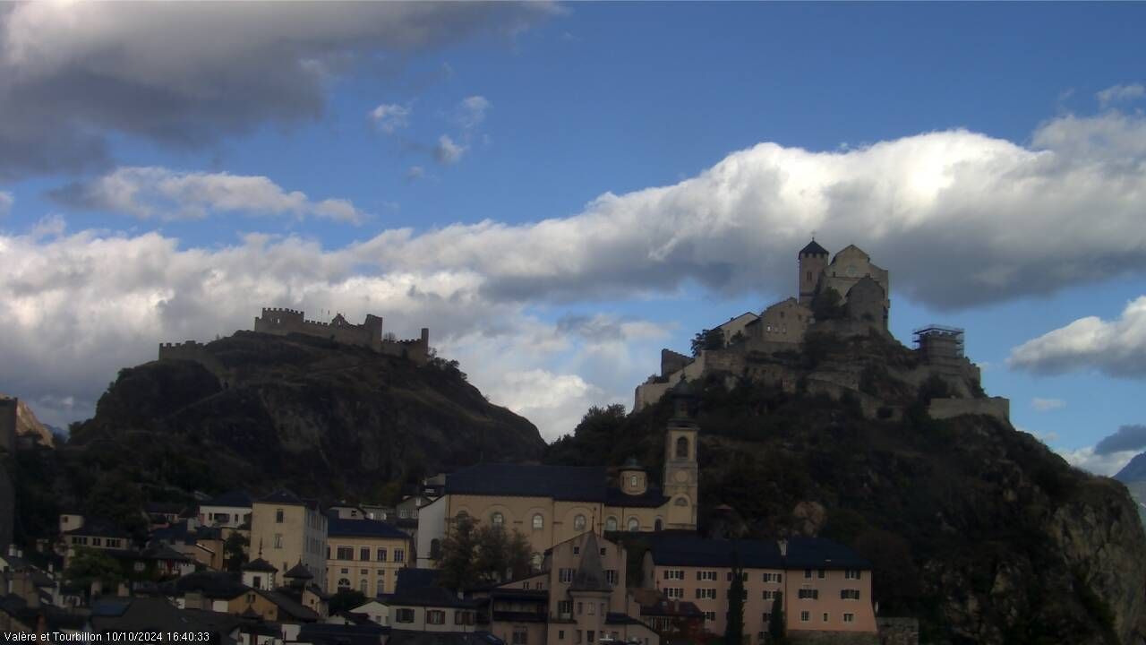 Sitten: Vue sur Valère et Tourbillon