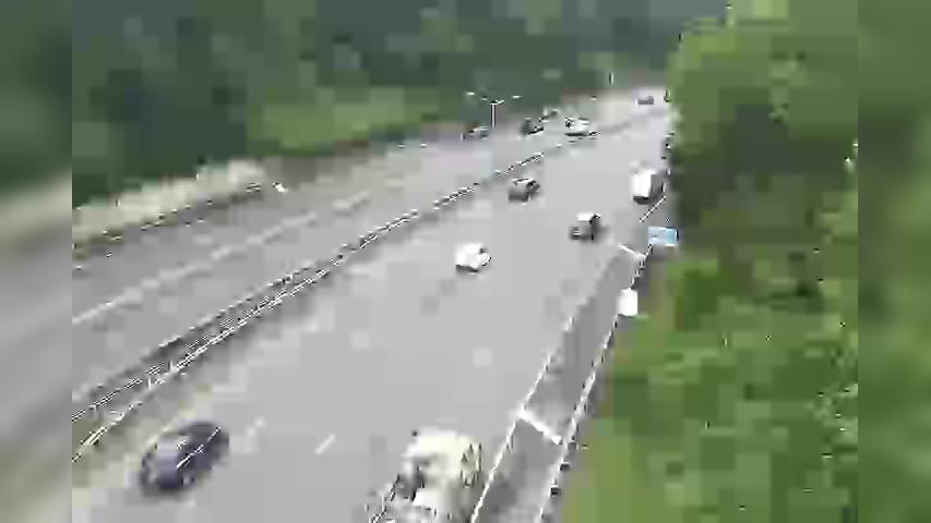 Traffic Cam New York › West: 907 at 76 Road