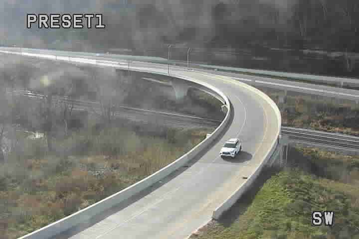 Traffic Cam River Junction: I-90 WB @ U.S.61