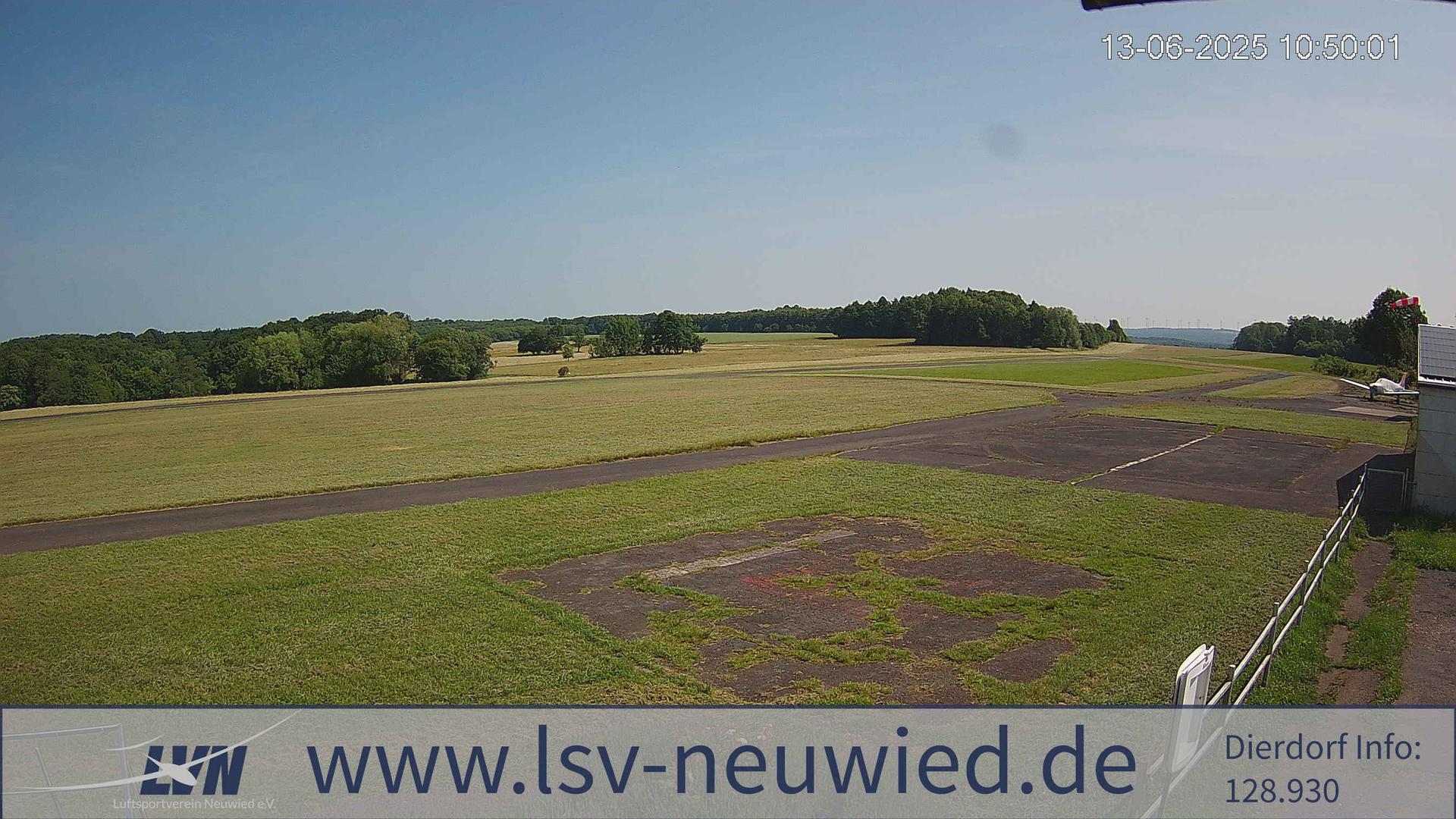 Niederhofen airport Webcam