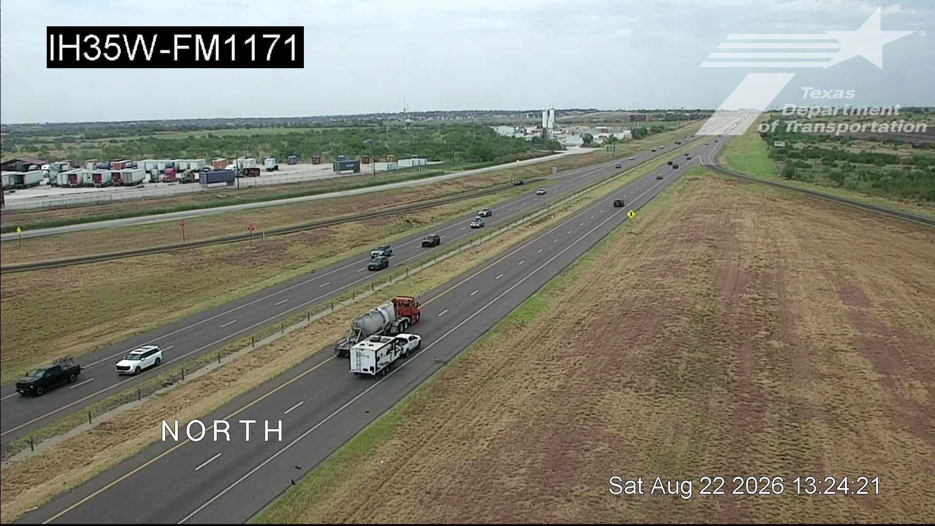 Traffic Cam Corral City › North: I-35W @ FM1171