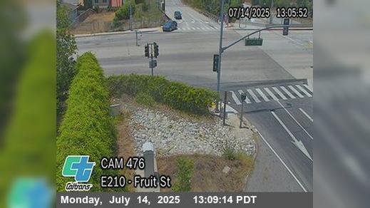 Traffic Cam La Verne › East: I-210 : (476) Fruit