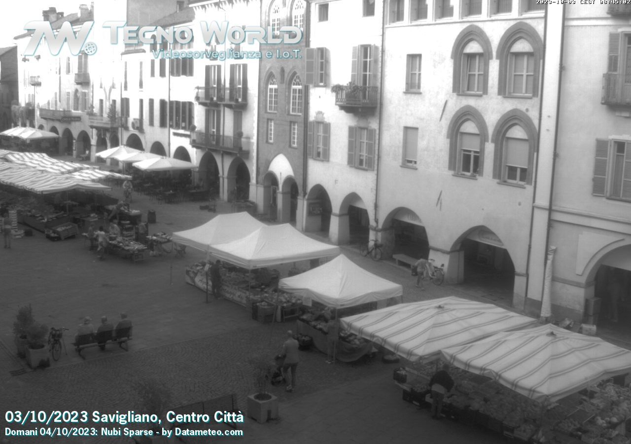 Traffic Cam Savigliano › South-West: Piazza Santarosa