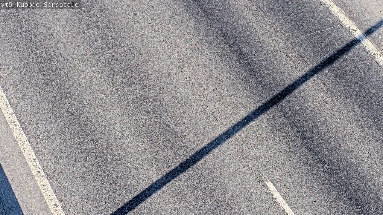 Traffic Cam Kuopio: Tie5 Sorsasalo - Tienpinta