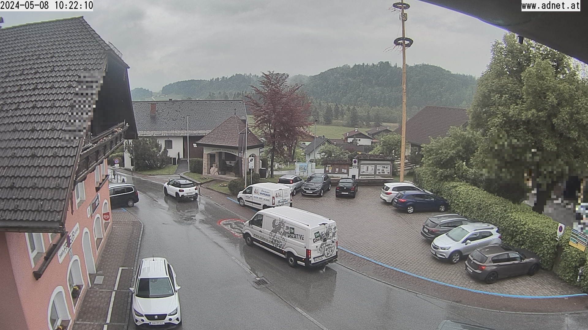 Traffic Cam Adnet › South: Gemeindeamt - Dorfplatz