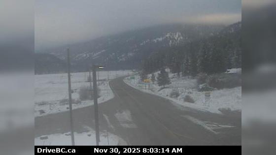 Traffic Cam Area B › North: Hwy 93 at - USA Border Crossing, looking north
