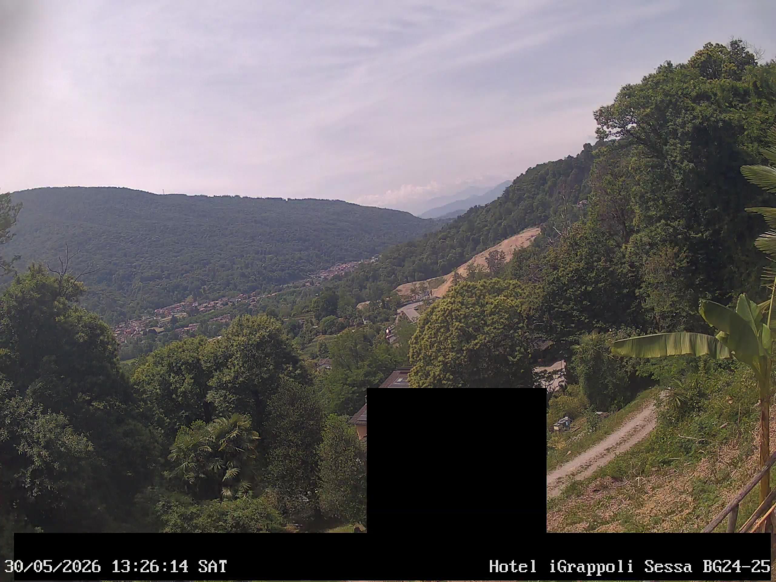 Sessa › Südwesten: Hotel I Grappoli - 6997 - Switzerland: Monte Sette Termini (r.), Monte Mezzano (l.), Tresa Valley & River running from Ponte Tresa to Luino